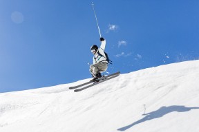 爱游戏-穆古鲁扎赛事官方发布新规引争议，美国队挑战声四起！